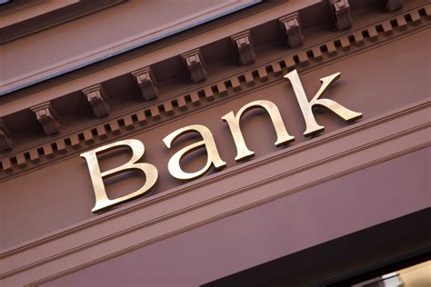 are banks open in china on sunday